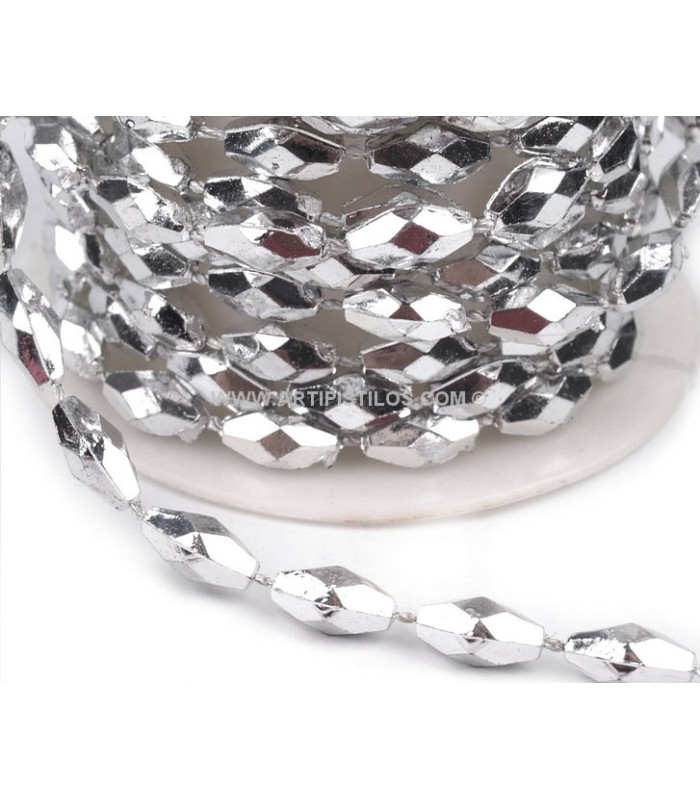 CHAÎNE EN PERLES DE PLASTIQUE