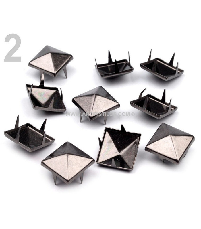 CLOUS PYRAMIDALES