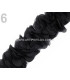 BANDE DE FLEURS EN TISSU COUSUES SUR FEUTRE.
