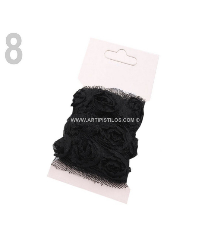 Bande de tulle avec roses. Largeur 20 mm
