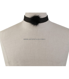 COLLIER A RAS DU COU