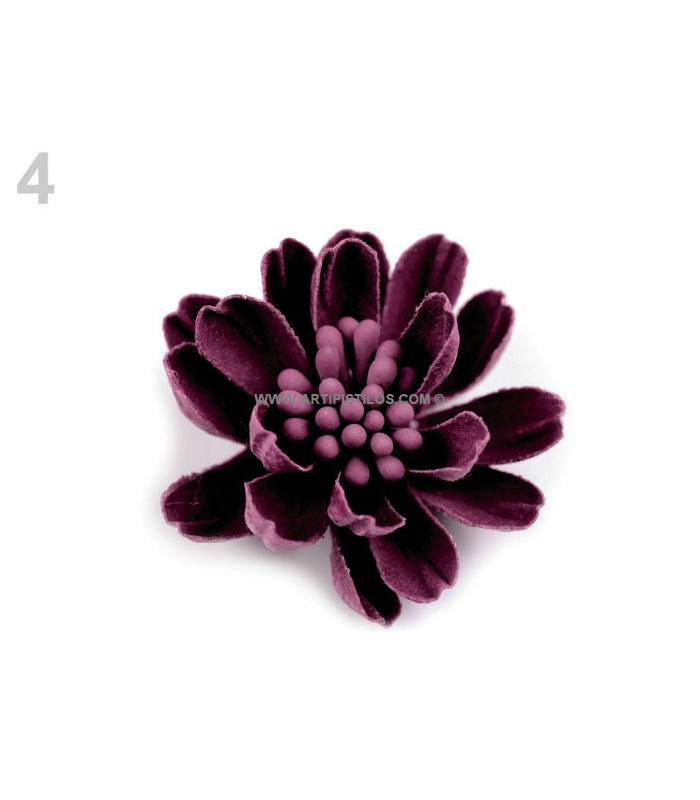 Fleur en tissu aux pistils