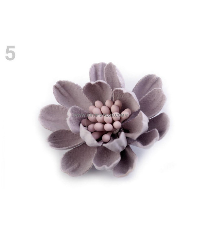 Fleur en tissu aux pistils