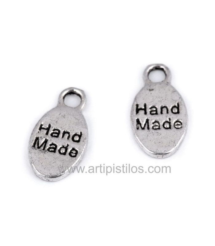 Colgante de metal "Hecho a mano"