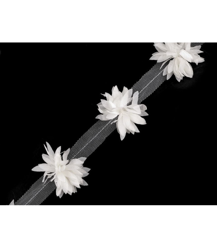 Bande de fleurs sur tulle