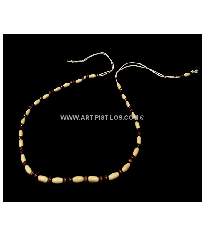 ORNEMENT POUR CHAPEAU FAIT AVEC PERLES DE BOIS