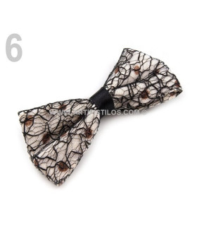 NOEUD DÉCORATIF À POIS