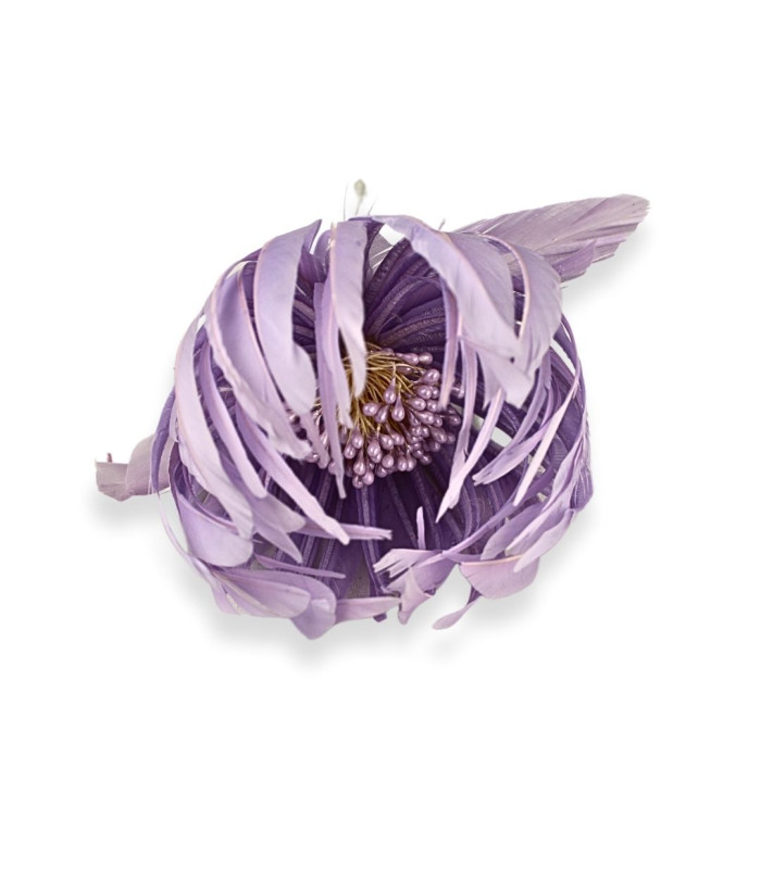 FLEUR EN PLUMES D’OIE AVEC PISTILS