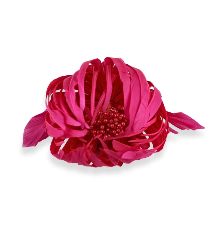 FLEUR EN PLUMES D’OIE AVEC PISTILS