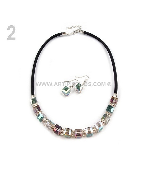 Assortiment Collier - Bloucles D´oreille Turquesa Collar: 47 Cms. Pendientes: 3,2 Cms. - Colliers - fil