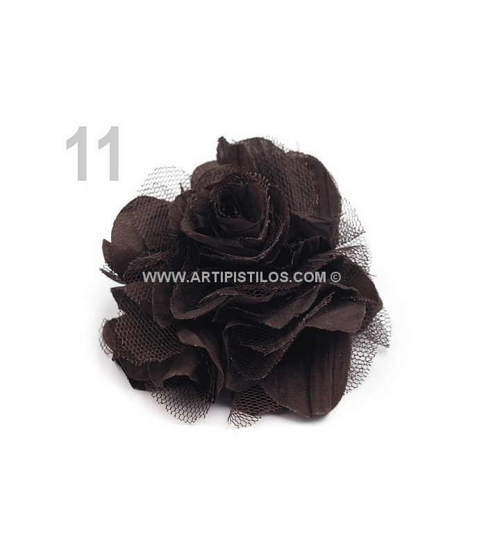 FLEUR EN TISSU ET TULLE AVEC BROCHE