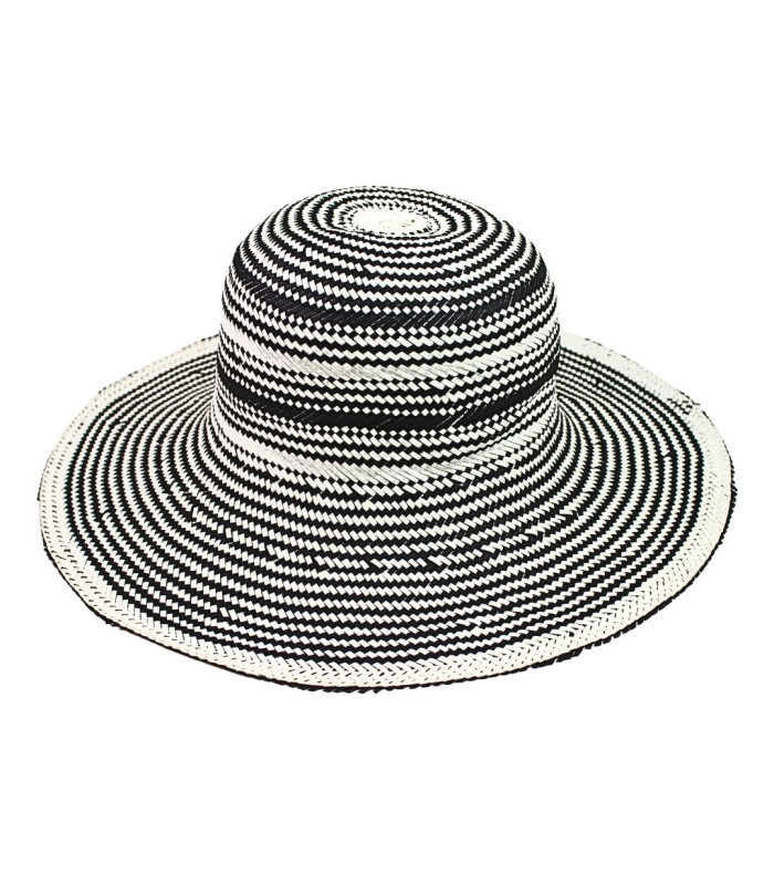 CAPELINE EN FIBRE DE PAPIER AVEC FINITION TRESSÉE
