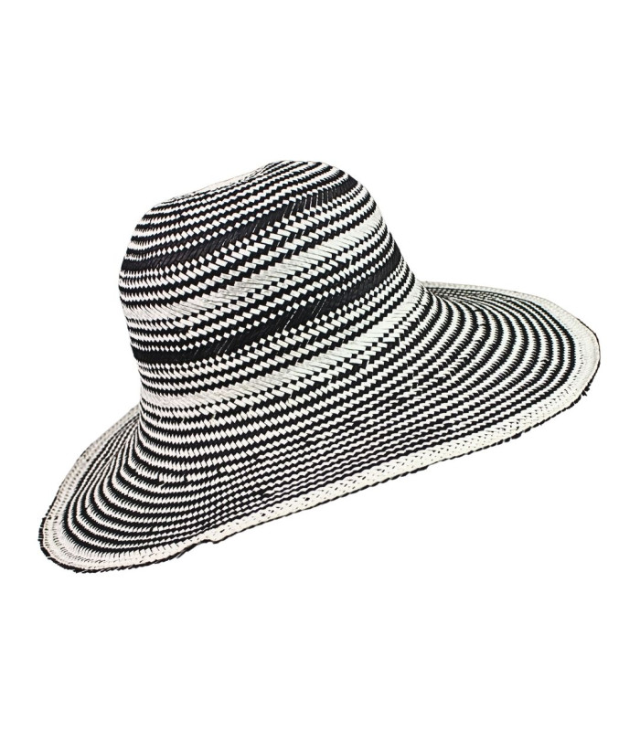 CAPELINE EN FIBRE DE PAPIER AVEC FINITION TRESSÉE