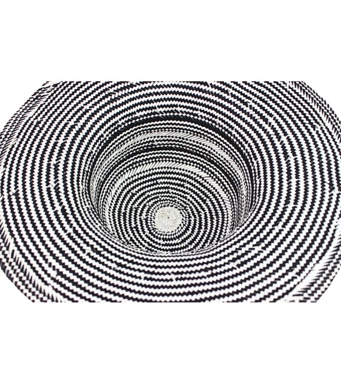 CAPELINE EN FIBRE DE PAPIER AVEC FINITION TRESSÉE