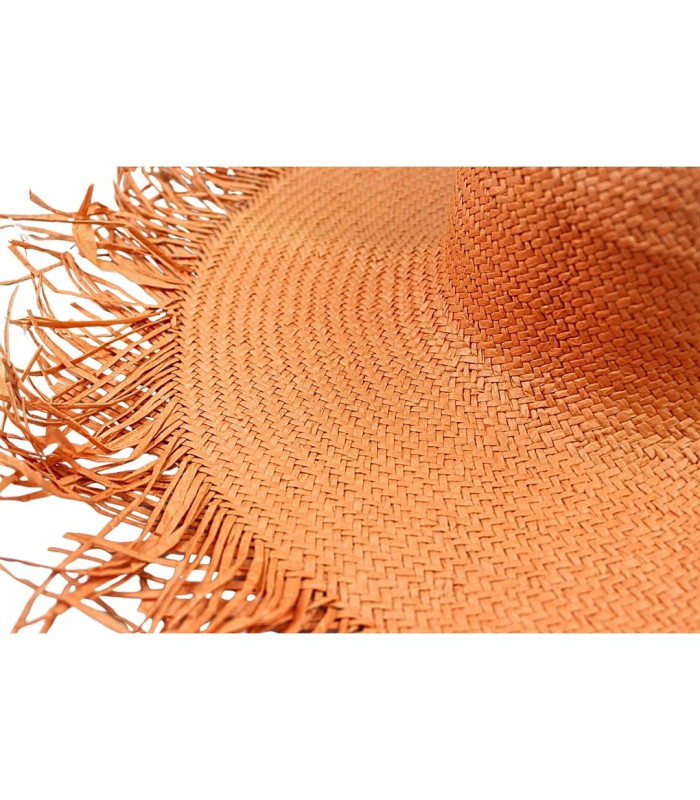 CAPELINE EN FIBRE DE PAPIER TRESSÉ – FINITION À FRANGES
