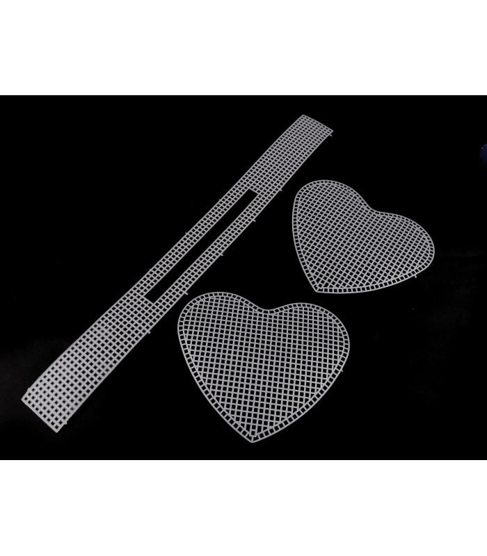 GRILLE EN PLASTIQUE EN FORME DE CŒUR