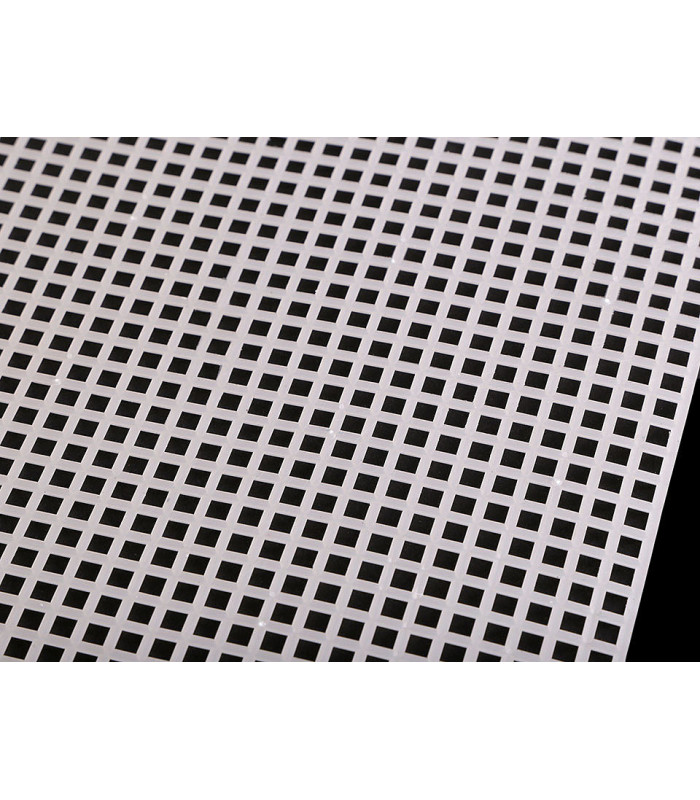 TOILE PLASTIQUE POUR TAPISSERIE – 42 X 60 CM