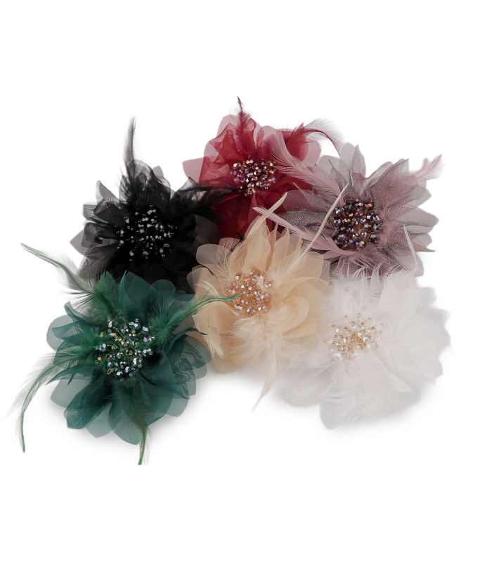 Broche avec Perles en Cristal Taillées et Plumes