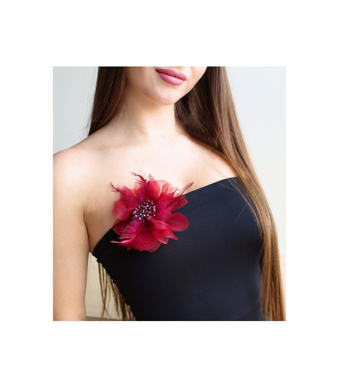 Broche avec Perles en Cristal Taillées et Plumes