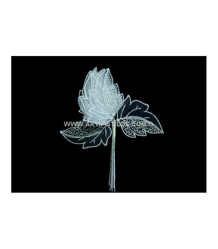 FEUILLE BRODÉE 5,5 X 4 CMS.