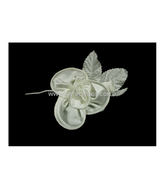 DOUBLE FLEUR EN TISSU ET SATIN AVEC FEUILLES
