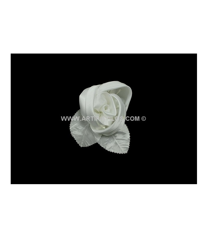 FLEUR EN TISSU AVEC PISTILS