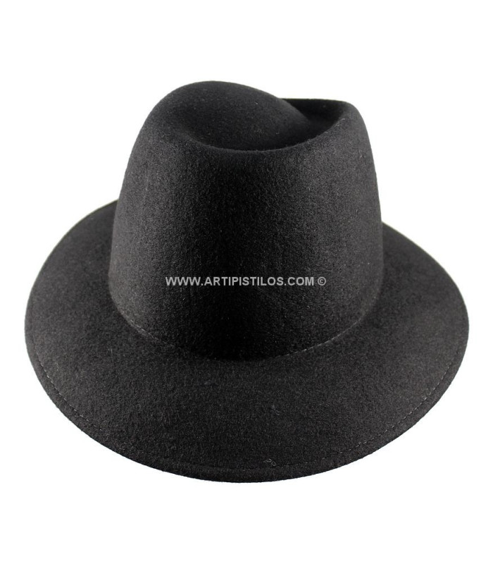 CHAPEAU EN FEUTRE IMPERMEABLE ET INDEFORMABLE