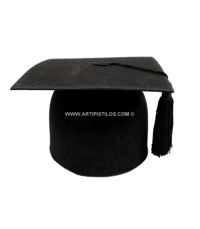 Graduation chapeau
