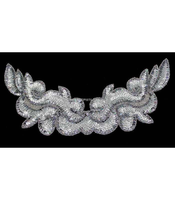 ORNEMENT AVEC PAILLETTES