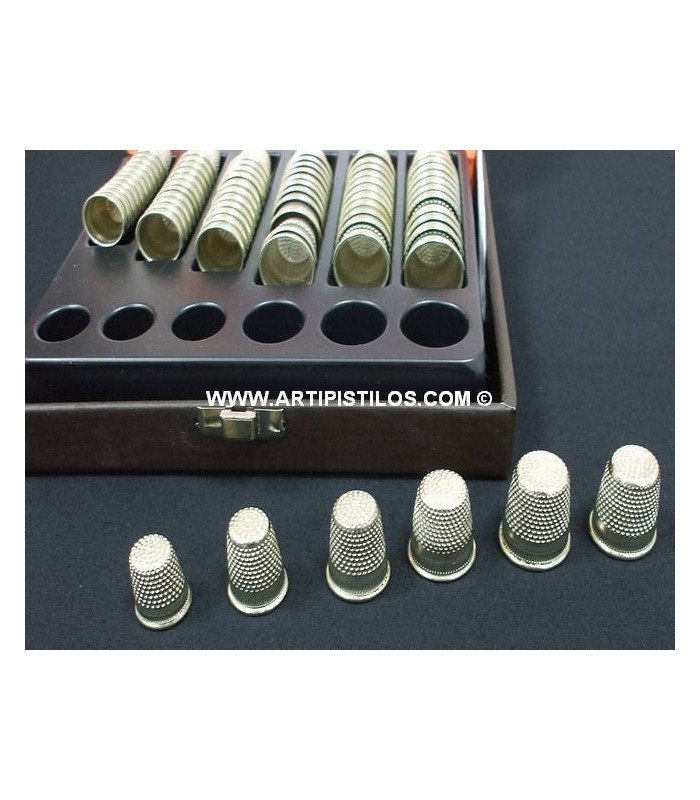DÉ À COUDRE MAILLECHORT 13,6 MM.